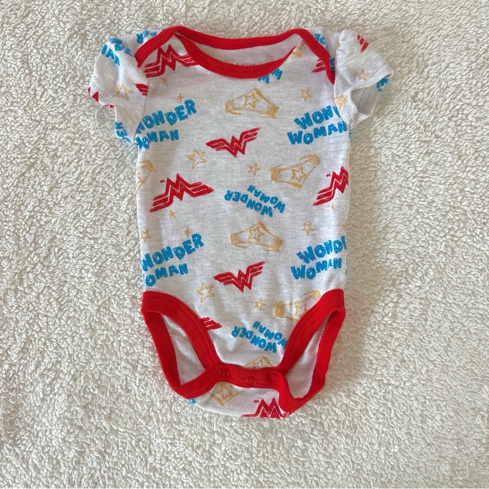 Wonder Woman Infant Set - Picture 6 of 11